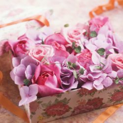 Изысканные композиции из свежих цветов с доставкой