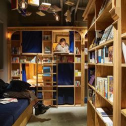 «Книжный» хостел в Японии