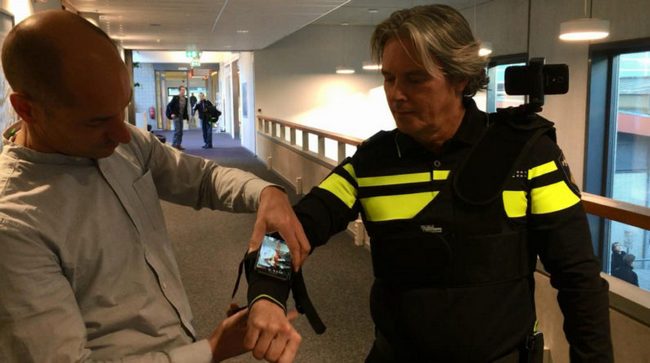 Полиция Нидерландов возьмет на вооружение Microsoft HoloLens
