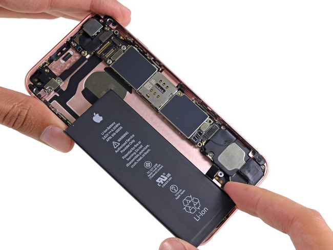 Apple объяснила, почему некоторые смартфоны iPhone 6s самостоятельно отключаются
