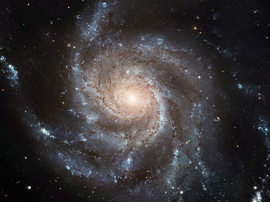 Российские астрономы представили уникальный каталог 800 тысяч галактик