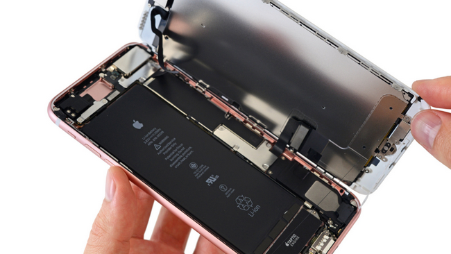 Apple будет мешать принятию закона, который позволит всем желающим ремонтировать iPhone