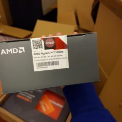 AMD представила процессоры Ryzen 7. Старшие модели будут поставляться без систем охлаждения
