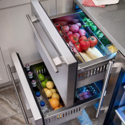 Холодильники для напитков: почему они популярны в теплое время года