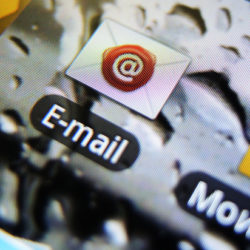 Ученые научились лечить диабет обычным смартфоном