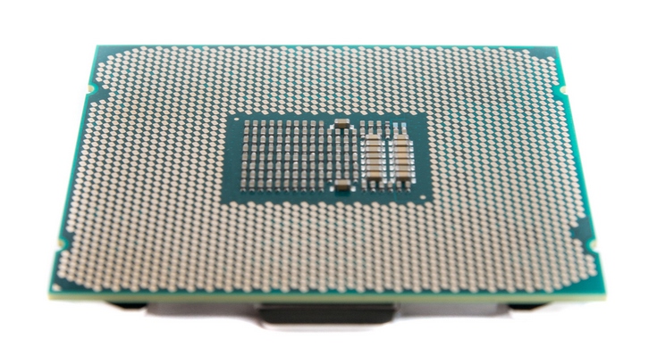 Тесты CPU Intel Core i9-7900X демонстрируют огромную разницу в энергопотреблении в сравнении с предшественником. И не в пользу первого