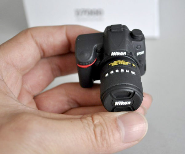 Nikon работает над миниатюрной камерой, которая будет конкурировать с камерами смартфонов