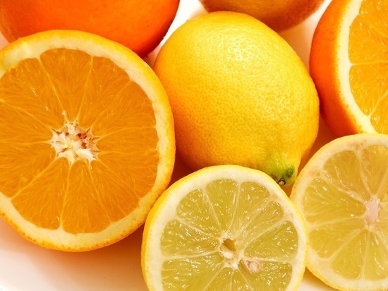 Диетологи: апельсины и лимоны защищают от слабоумия