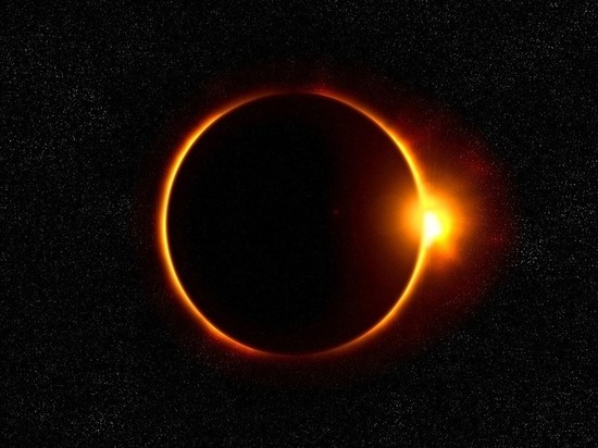 Спутник NASA заметил Черное Солнце Раху во время затмения