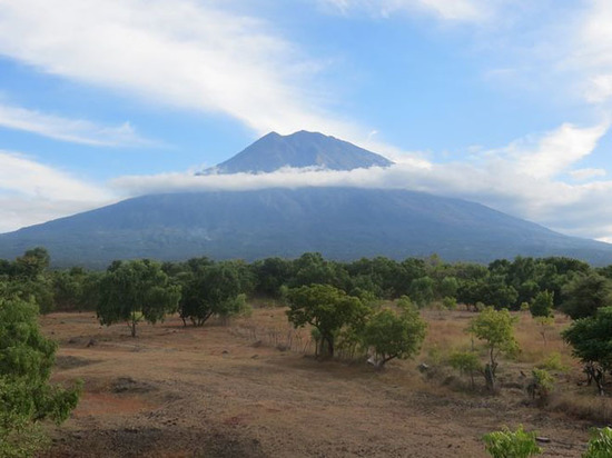 Бали эвакуируют: приведет ли извержение вулкана к Концу света