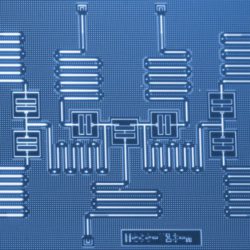 Ученые IBM начали использовать квантовый компьютер для проведения исследований в области химии