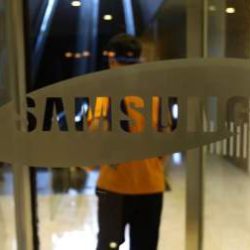 Акции Samsung близки к рекордному подорожанию