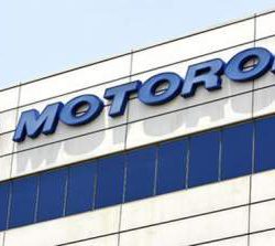 Motorola отпразнует 45-летие первого звонка «удивительными сделками»