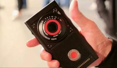 RED анонсировал выход революционного смартфона Hydrogen One
