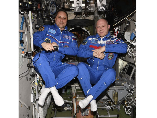 Космонавты рассказали, в чем преимущество «перевернутых» носков