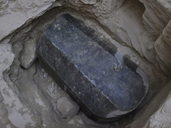 Проклятие фараонов: какие опасности таит вскрытие «черного саркофага»