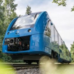 По железным дорогам Германии начал курсировать первый водородный поезд