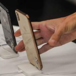 Apple сокращает производство трех моделей iPhone