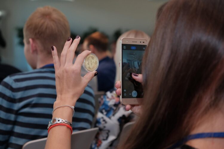 Биткоины